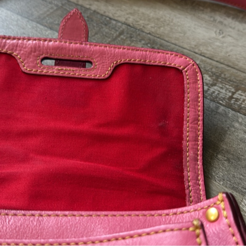 Vintage Pink Leather Crossbody with Brown Strap and Contrast Stitching - Picture 3 of 6